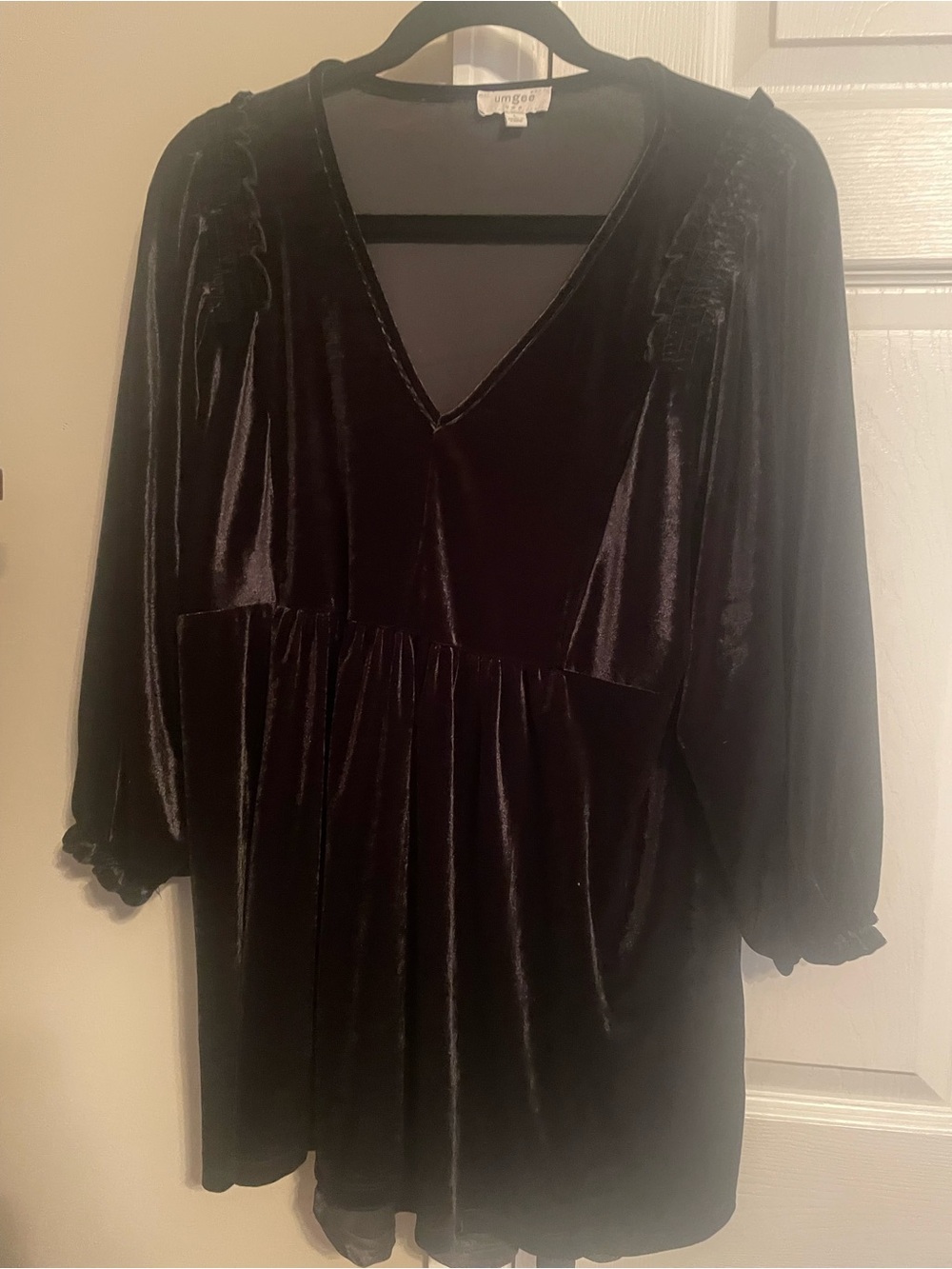 Umgee Black Velvet V-Neck Babydoll Dress or Tunic Top with Ruffle Sleeves size L